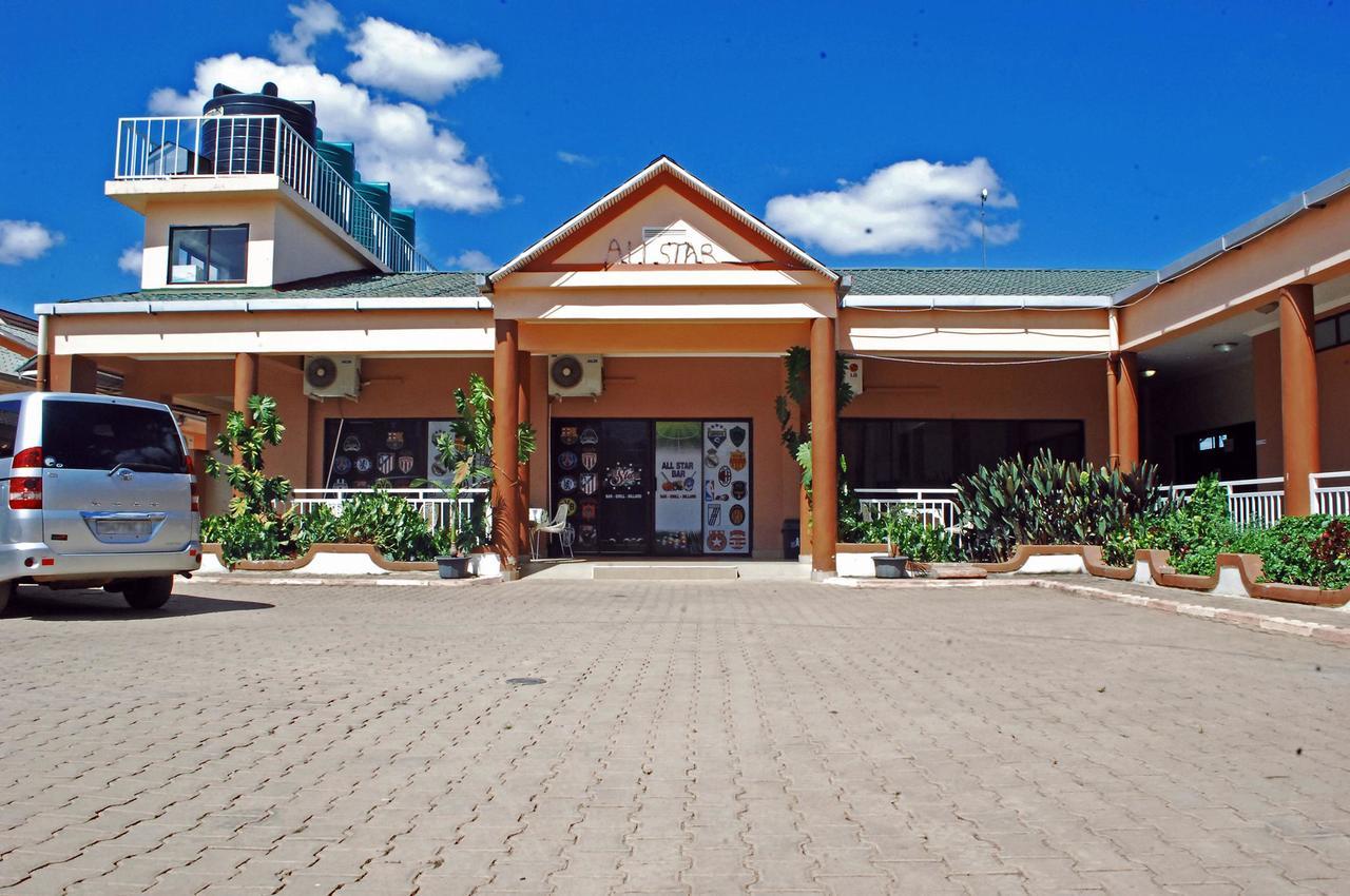The Big 5 Hotel, Lodge & Camp ลูบุมบาชี ภายนอก รูปภาพ